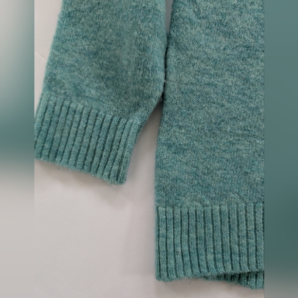 Warm & Cozy Pullover V-Neck Sweater - Picture 6 of 7